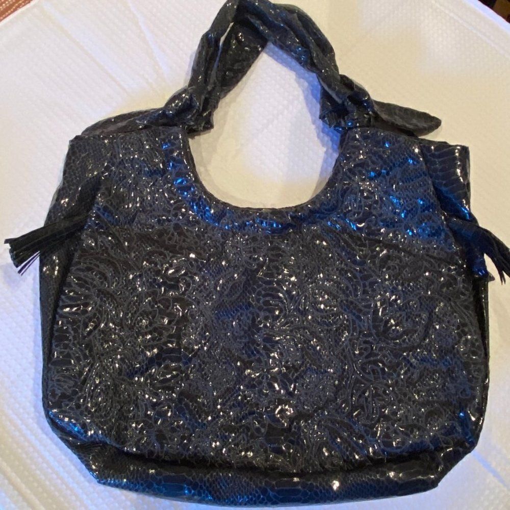 1101 1990s Squared By Sondra Roberts Hobo Bag Embossed Navy Leather New